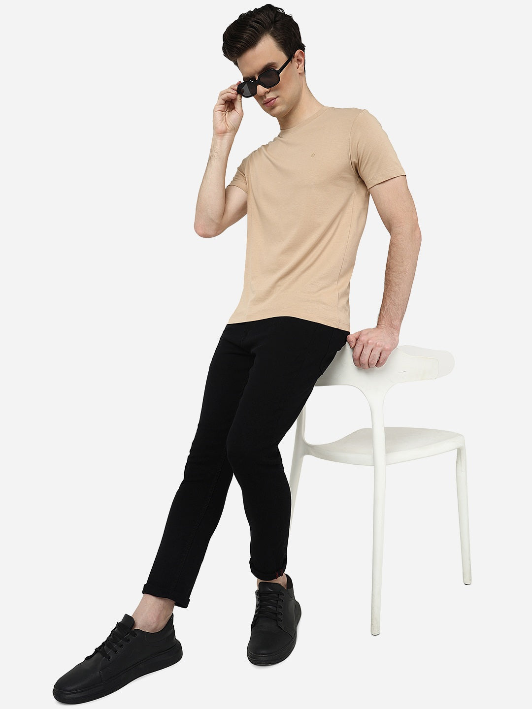 Beige Solid Slim Fit T-Shirt | pehervi