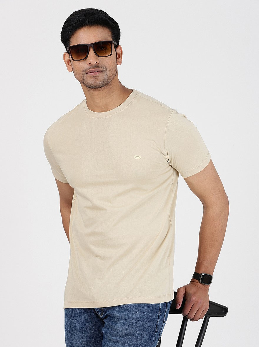 Beige Solid Slim Fit T-Shirt | pehervi