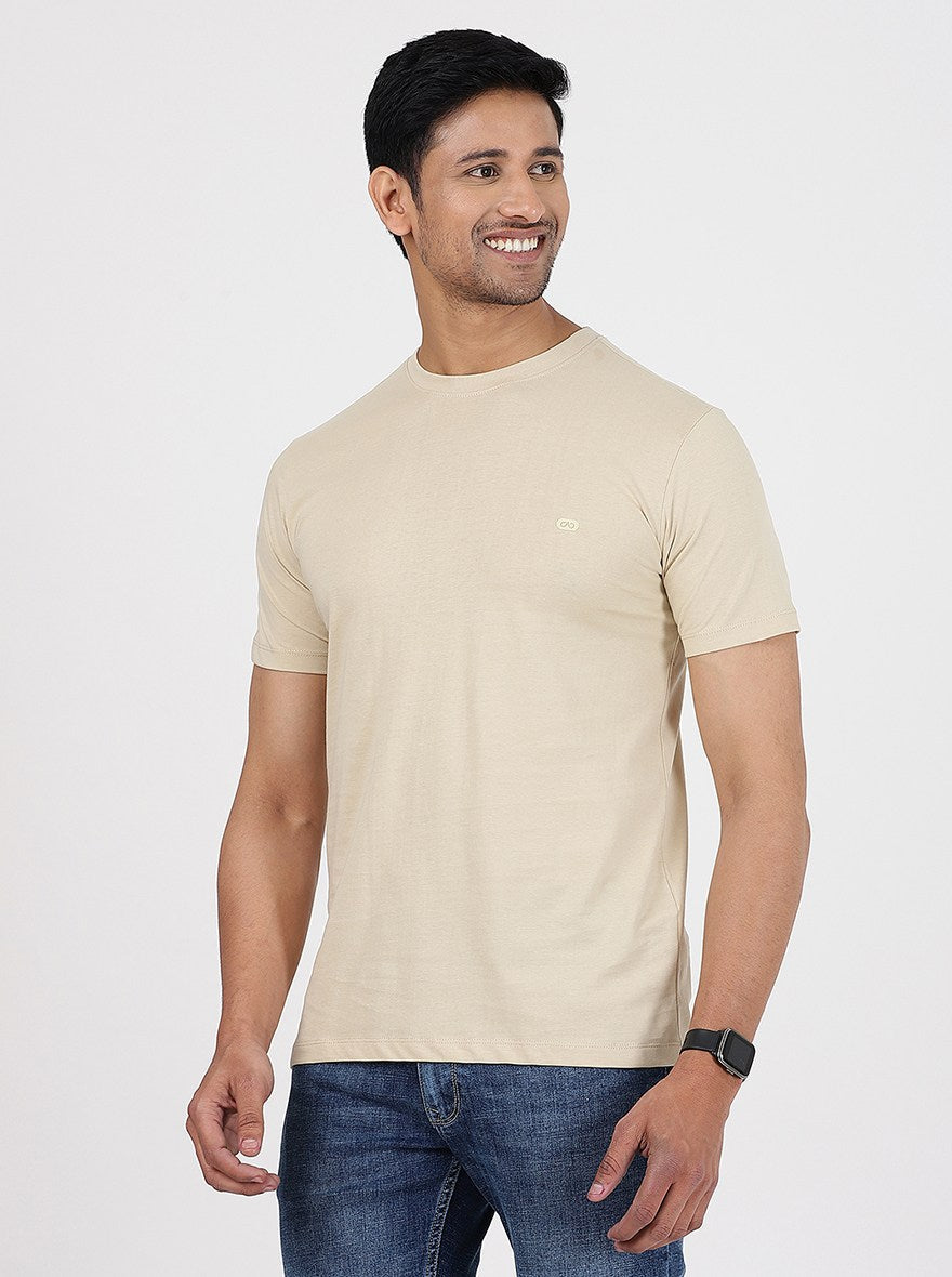 Beige Solid Slim Fit T-Shirt | pehervi